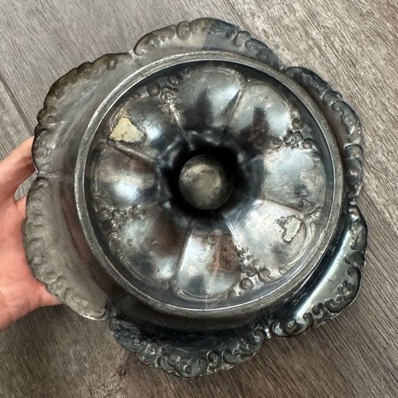 Beautiful antique silver plate floral kitchen bowl/fruit bowl - Picture 7 of 12